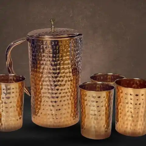 Puur Koperen Set: Kan (±1,5 l) + 4 Bekers Gehamerd
